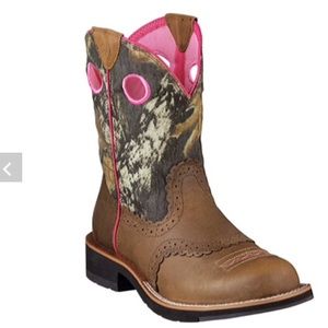 Ariat Pink & Camo Fatbaby Boots